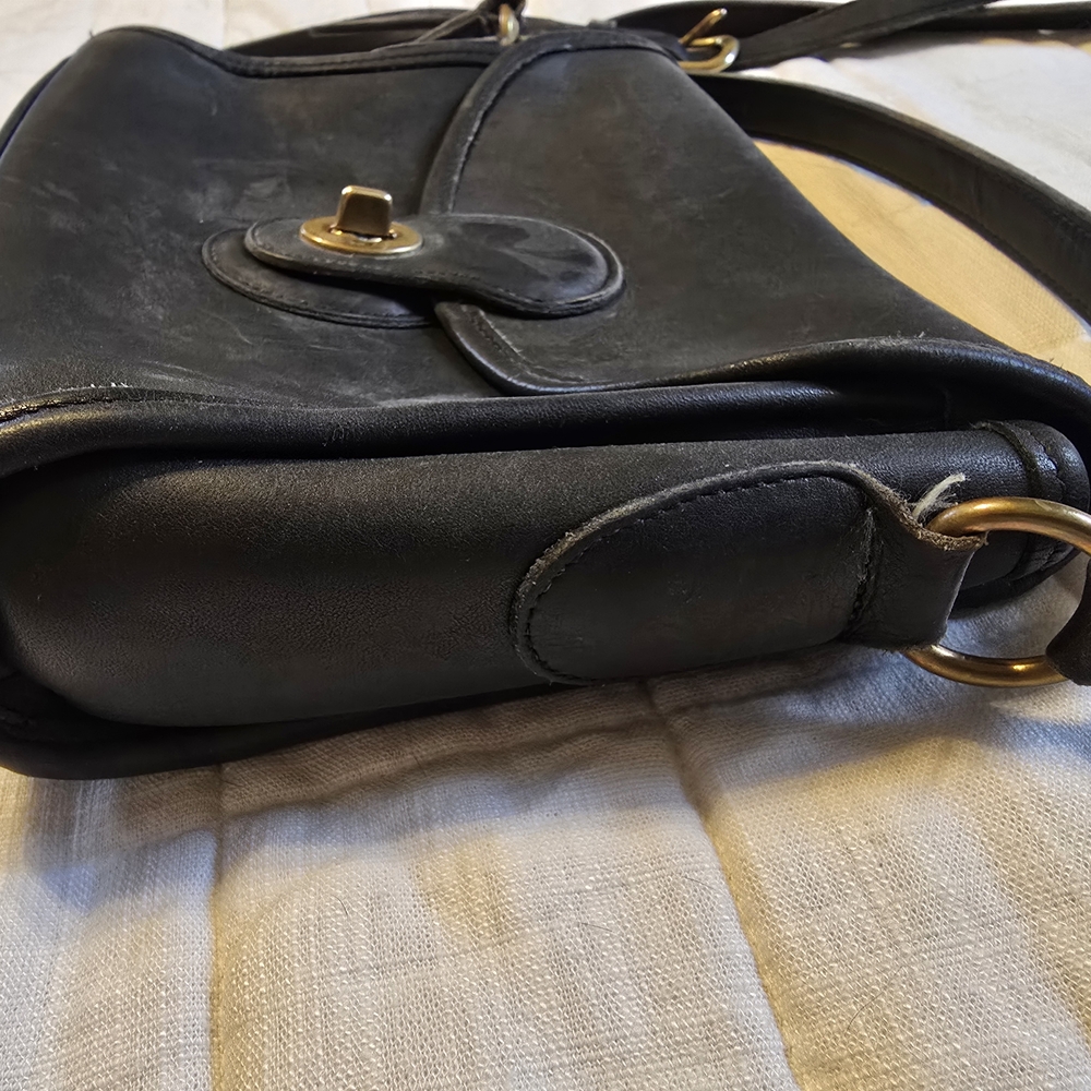 Coach Black vintage Leather Crossbody Bag vintage great physical shape - Picture 4 of 7